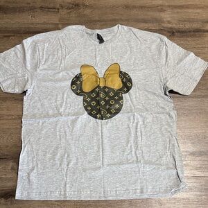 Minnie Mouse t shirt